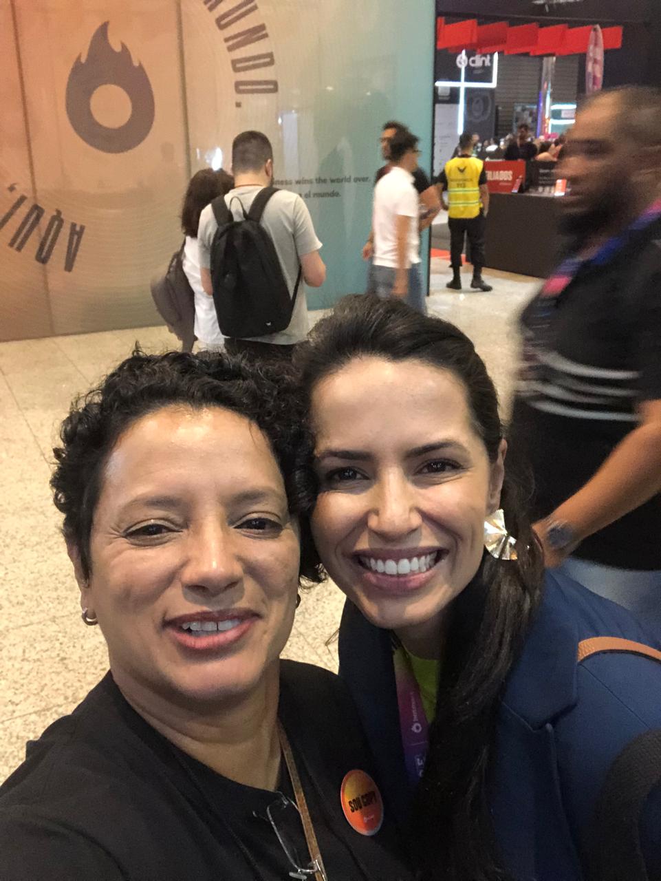 Mônica Durão nos bastidores do digital